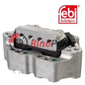 2 592 761 Engine Mounting